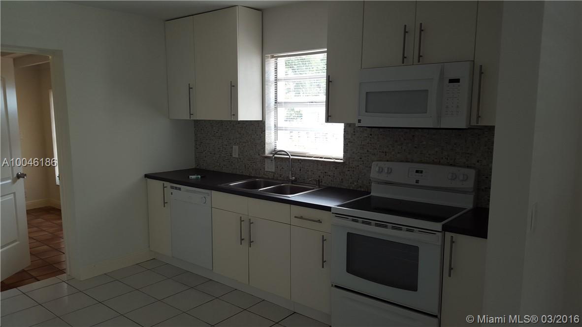 Hollywood Park 4-19 B - Residential Lease