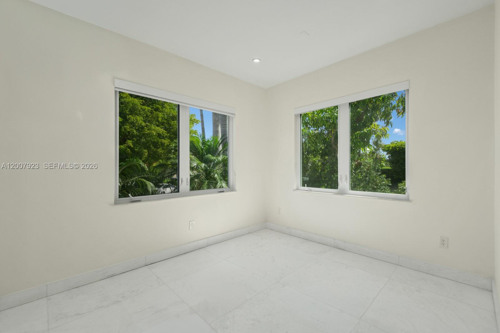 ADEMAR PARK AMD PL - Residential