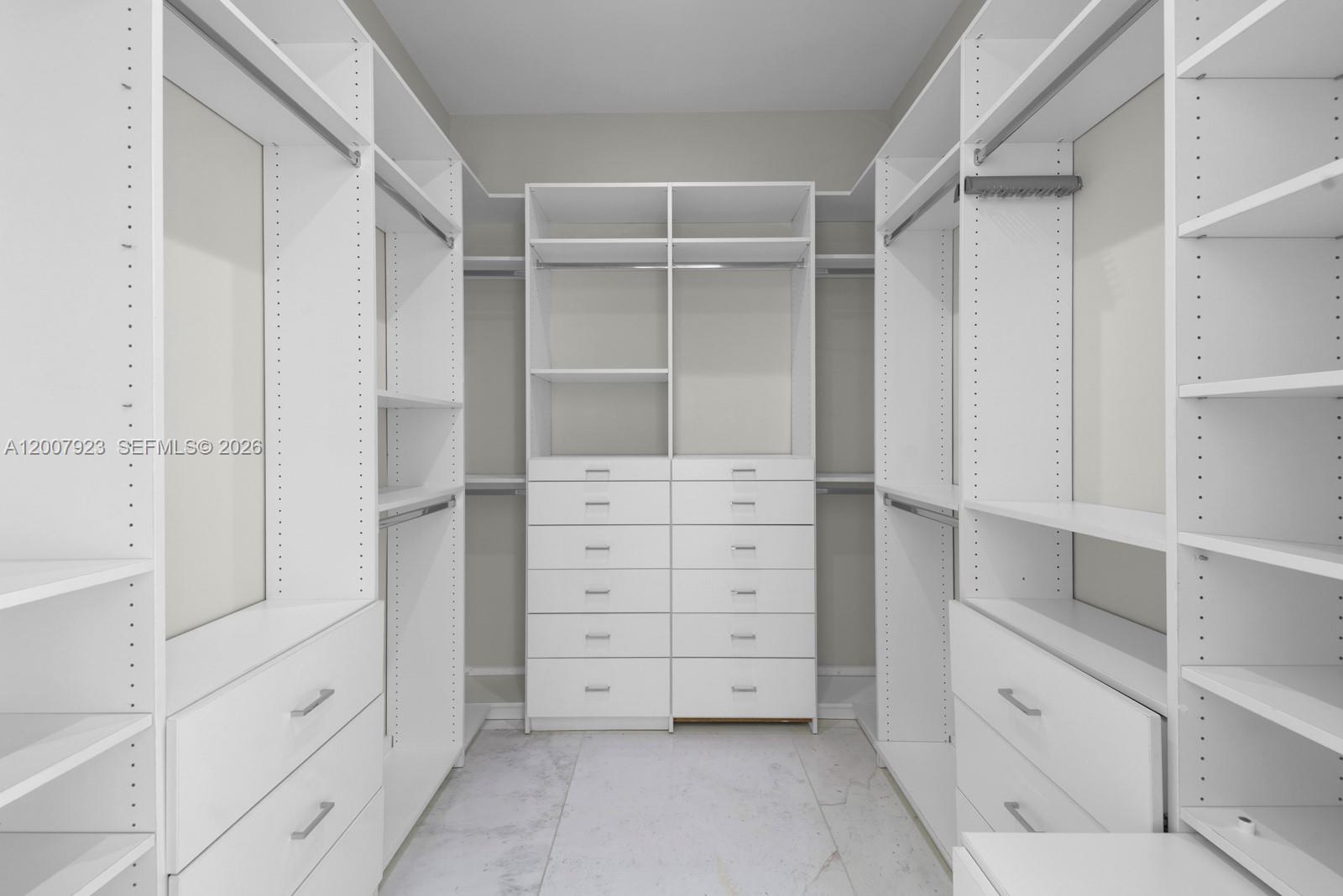 ADEMAR PARK AMD PL - Residential