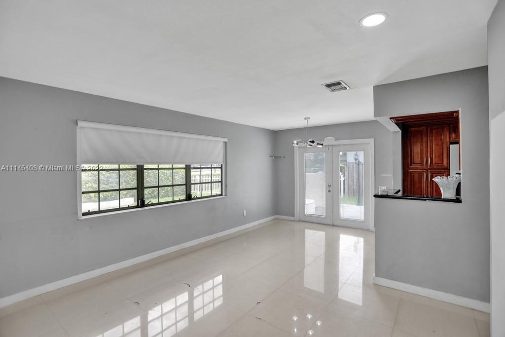 WESTWOOD LAKE 8TH ADDN - Residential