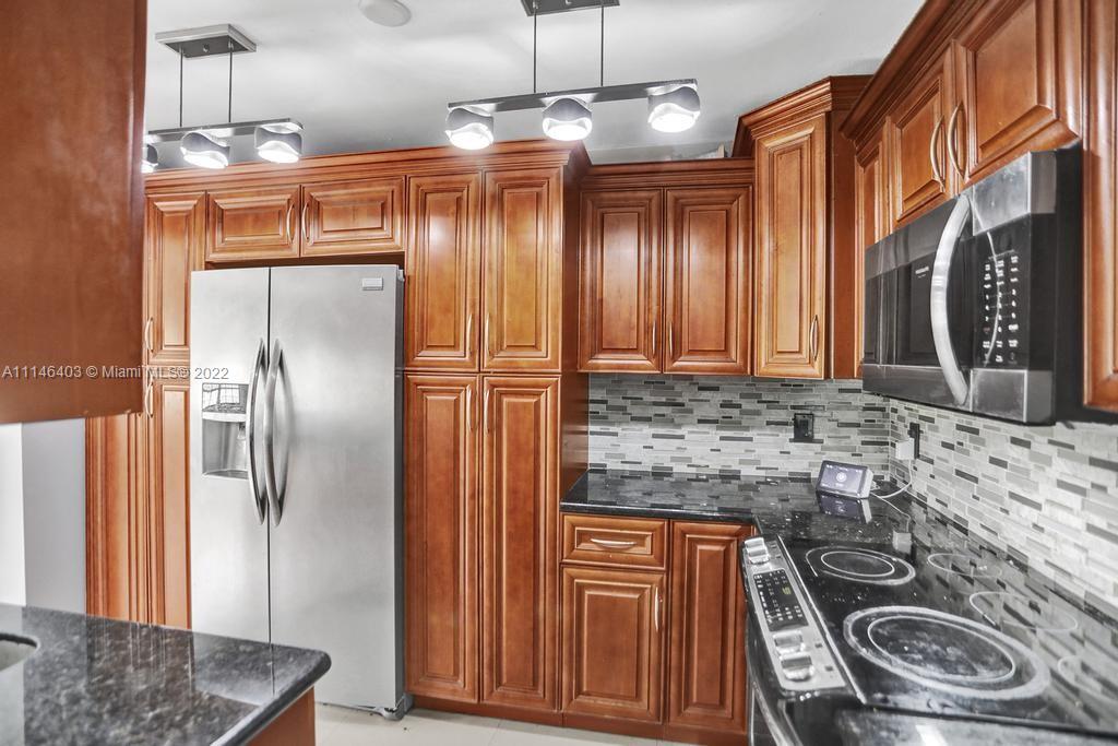 WESTWOOD LAKE 8TH ADDN - Residential