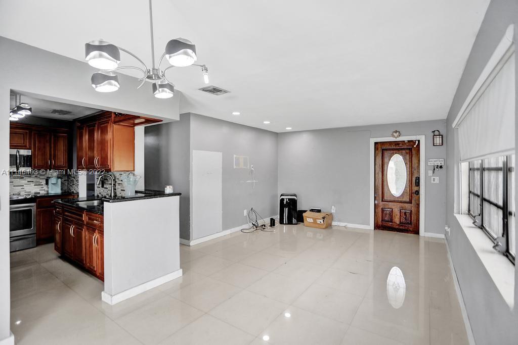 WESTWOOD LAKE 8TH ADDN - Residential