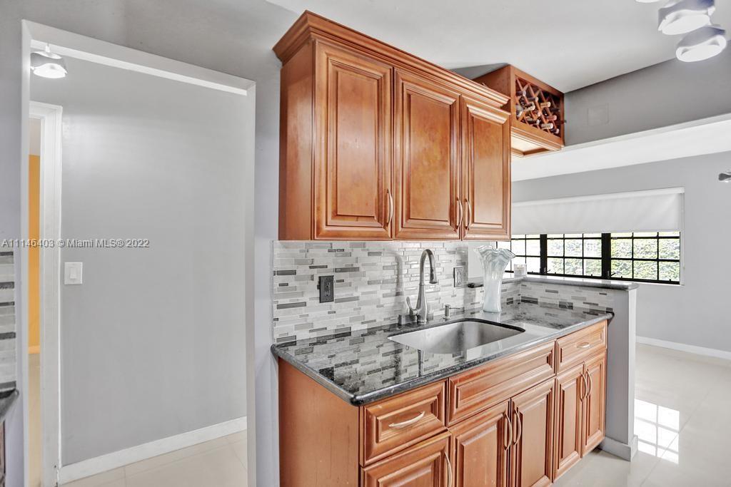 WESTWOOD LAKE 8TH ADDN - Residential