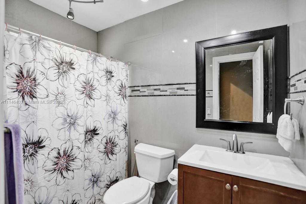 WESTWOOD LAKE 8TH ADDN - Residential
