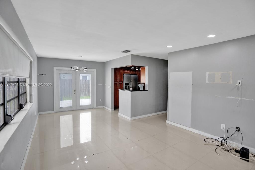 WESTWOOD LAKE 8TH ADDN - Residential