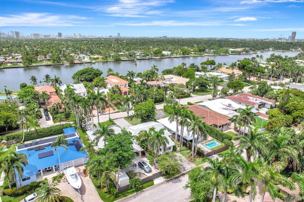 HOLLYWOOD LAKES SECTION - Residential Lease