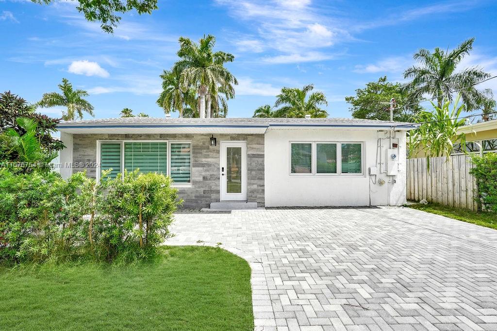HOLLYWOOD LAKES SECTION - Residential Lease