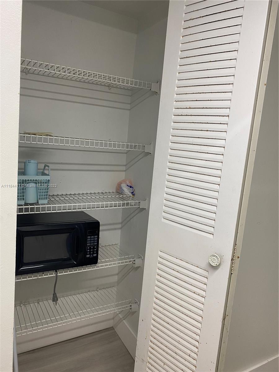 VISTA DEL LAGO I CONDO - Residential Lease