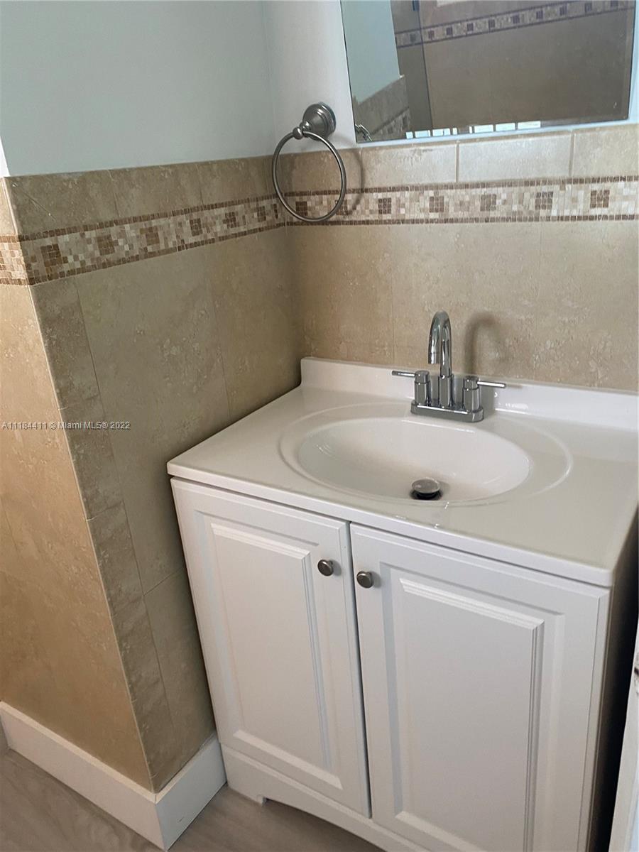 VISTA DEL LAGO I CONDO - Residential Lease