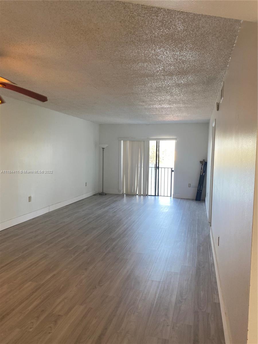 VISTA DEL LAGO I CONDO - Residential Lease