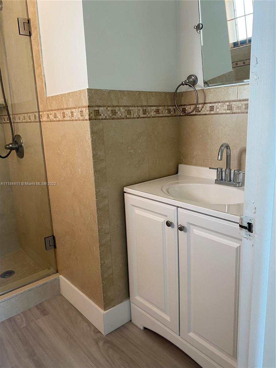 VISTA DEL LAGO I CONDO - Residential Lease