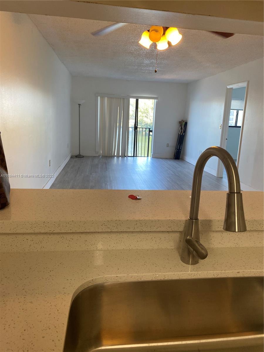 VISTA DEL LAGO I CONDO - Residential Lease
