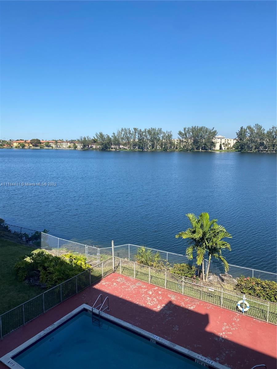 VISTA DEL LAGO I CONDO - Residential Lease