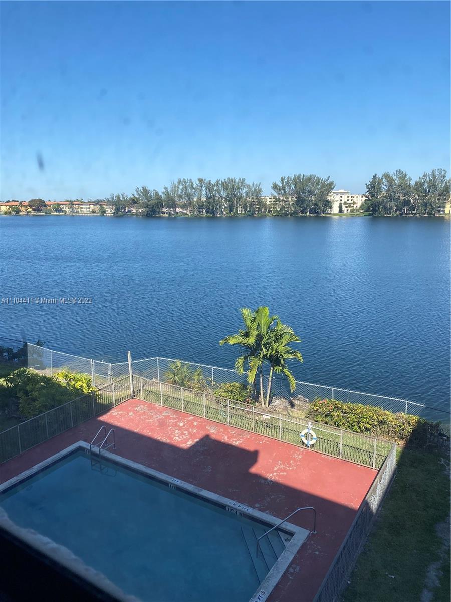 VISTA DEL LAGO I CONDO - Residential Lease