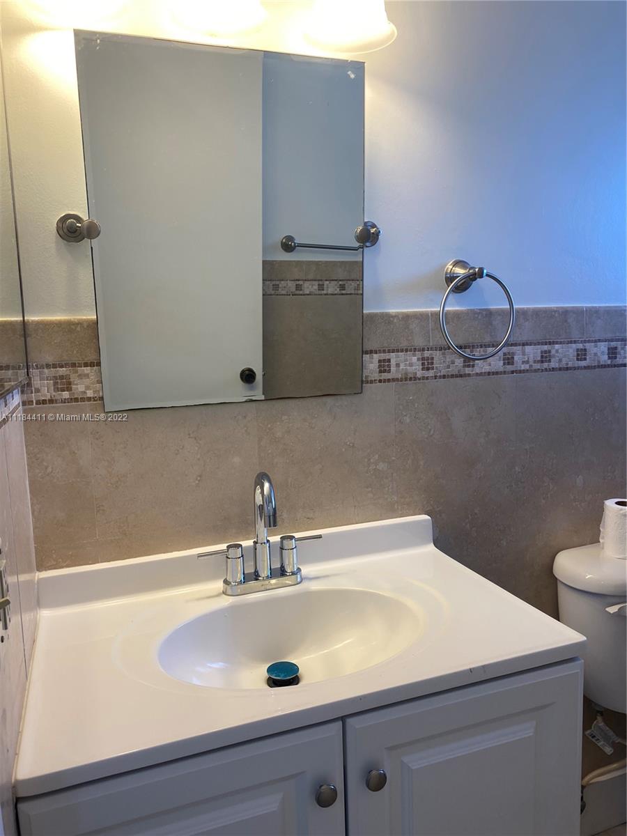 VISTA DEL LAGO I CONDO - Residential Lease