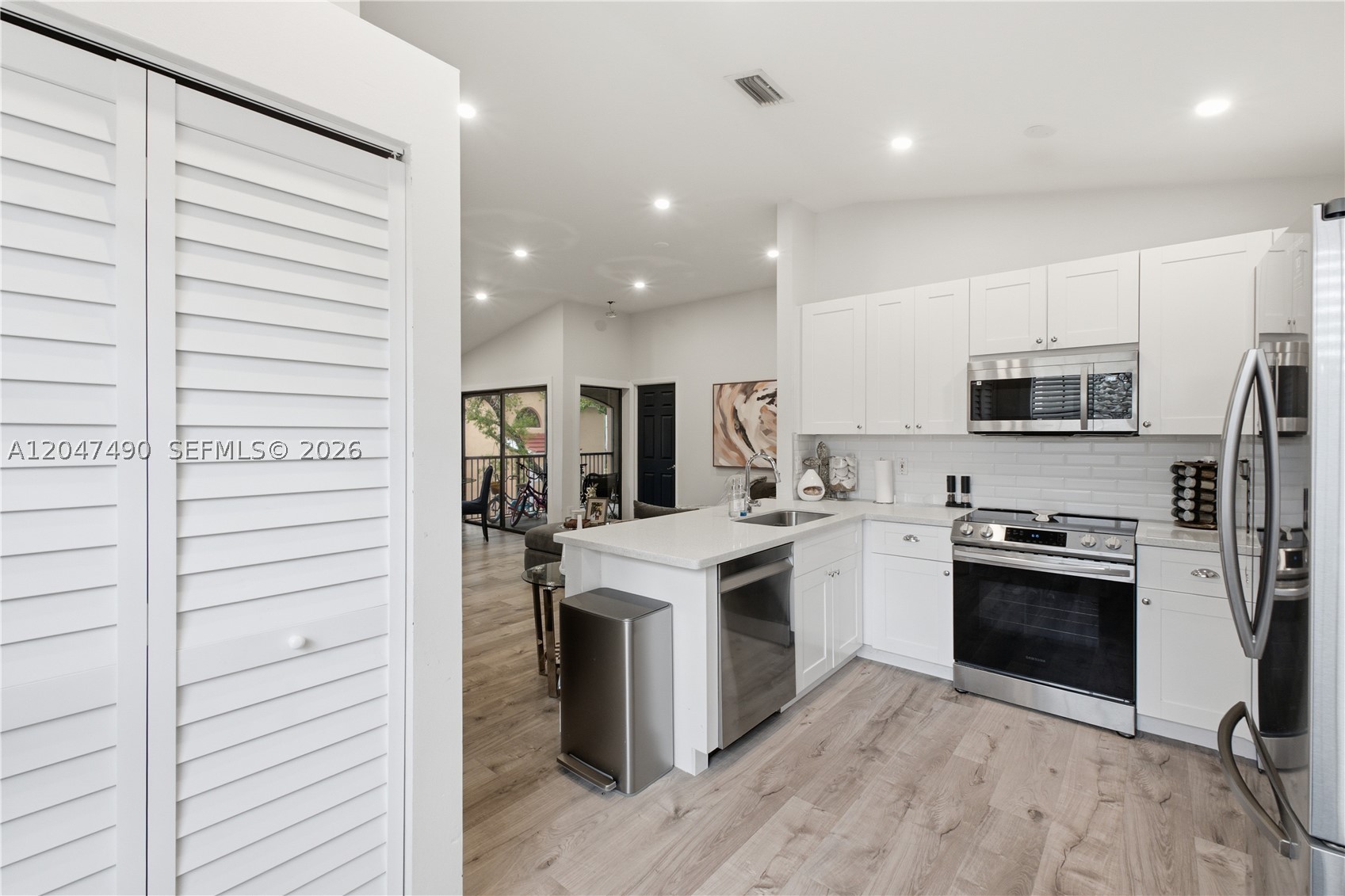 PIERPOINTE FIVE CONDO III - Residential