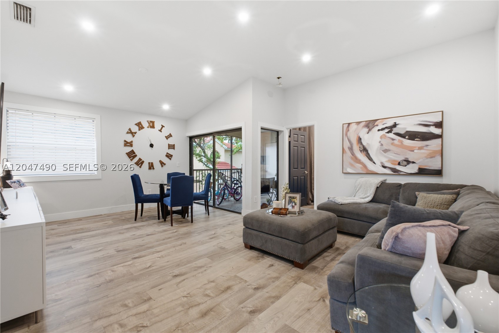 PIERPOINTE FIVE CONDO III - Residential