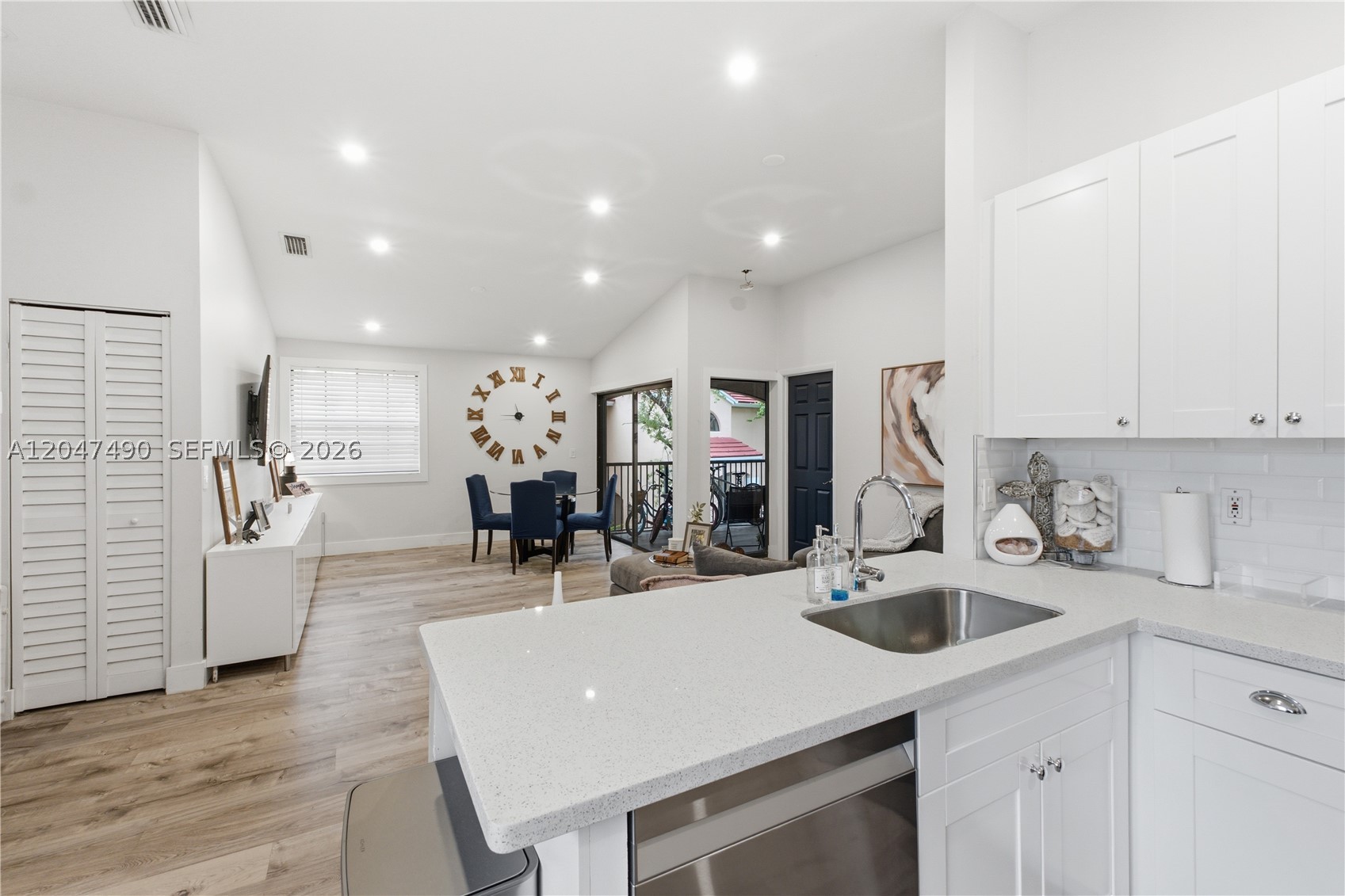 PIERPOINTE FIVE CONDO III - Residential