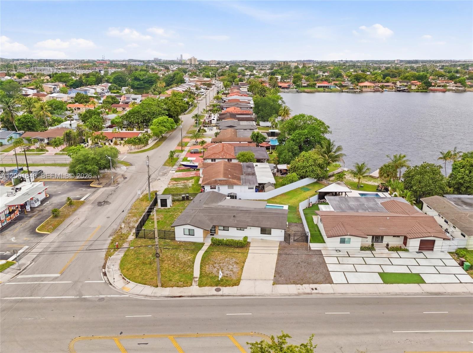 LAKE LAURENCE NORTH - Residential