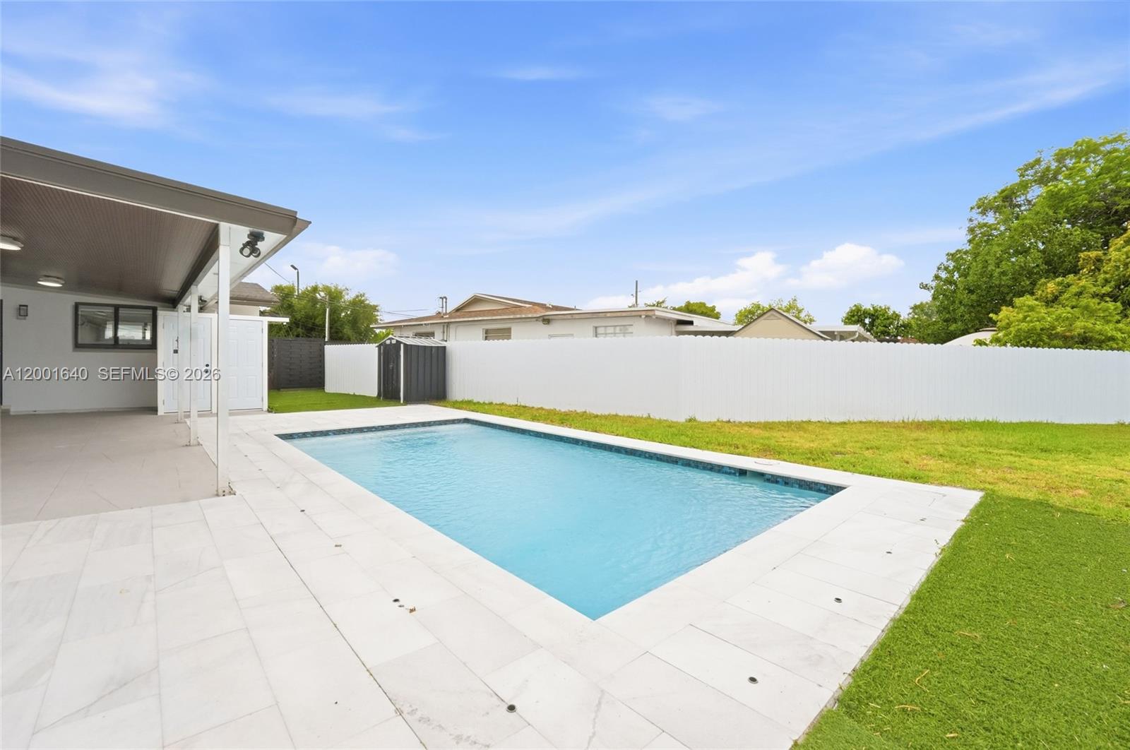LAKE LAURENCE NORTH - Residential