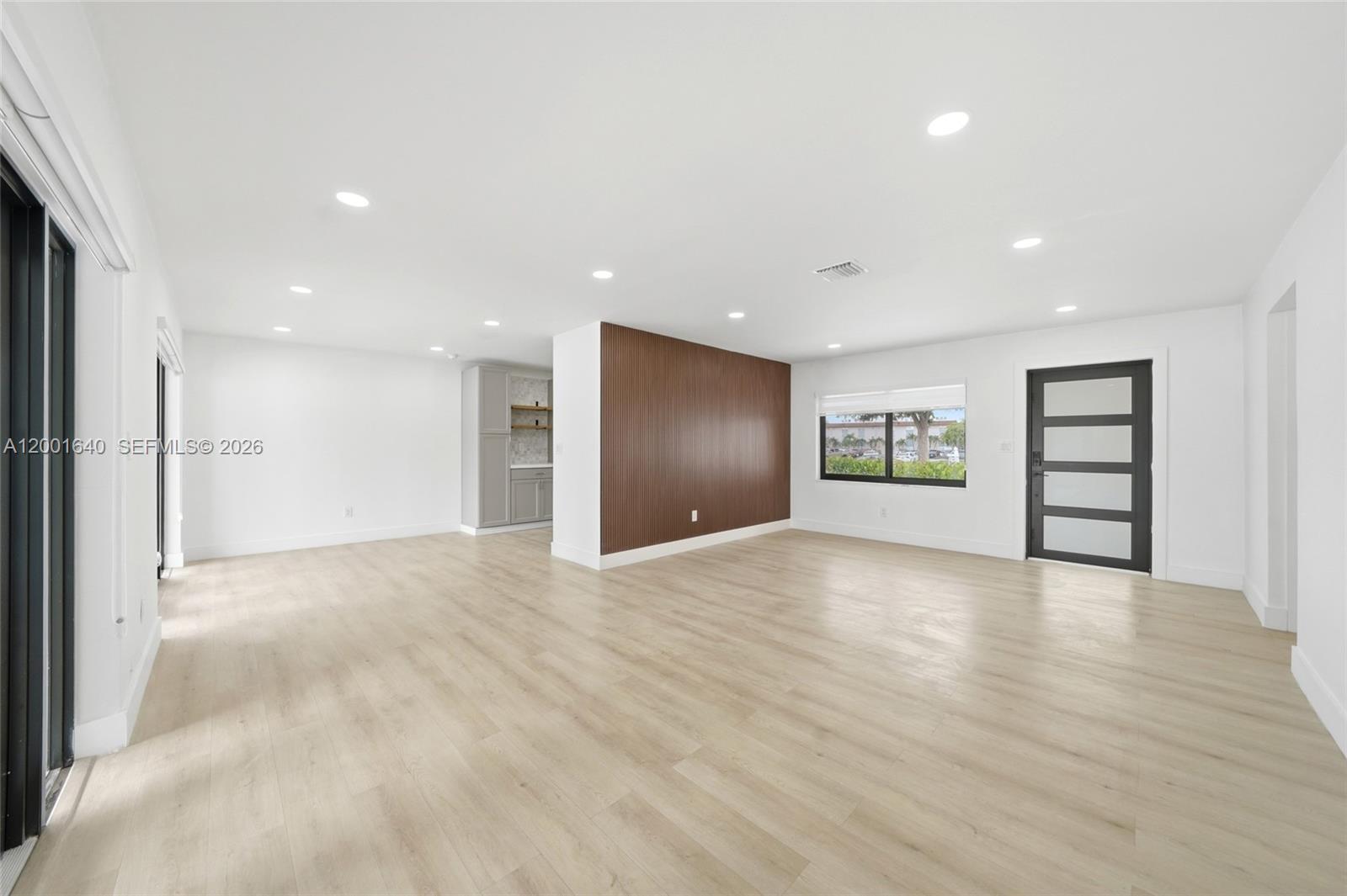 LAKE LAURENCE NORTH - Residential
