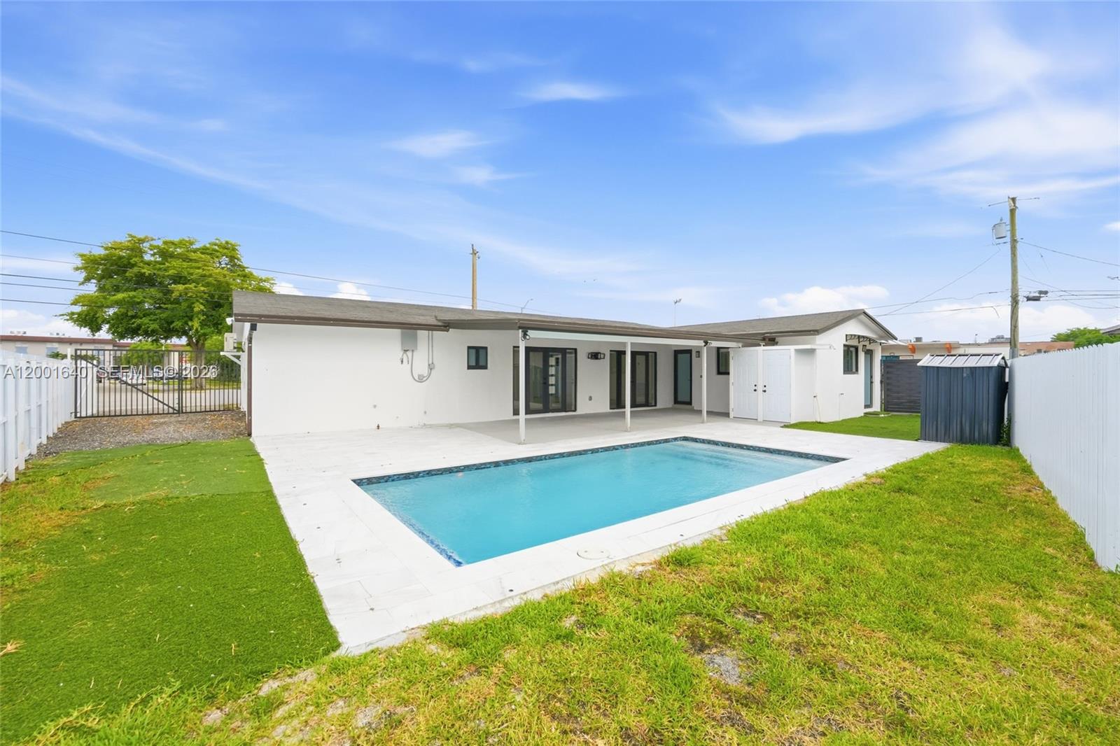 LAKE LAURENCE NORTH - Residential