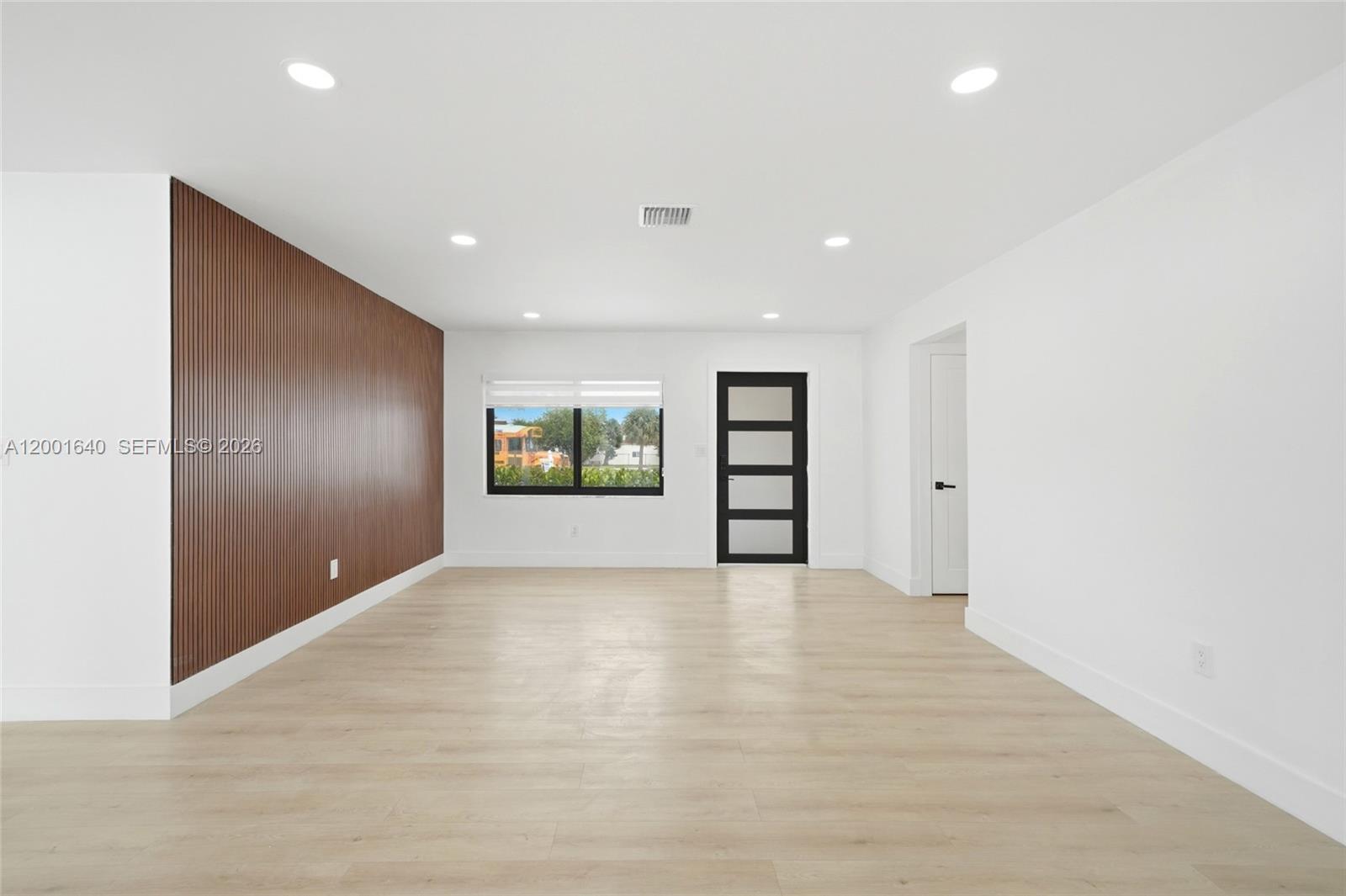 LAKE LAURENCE NORTH - Residential