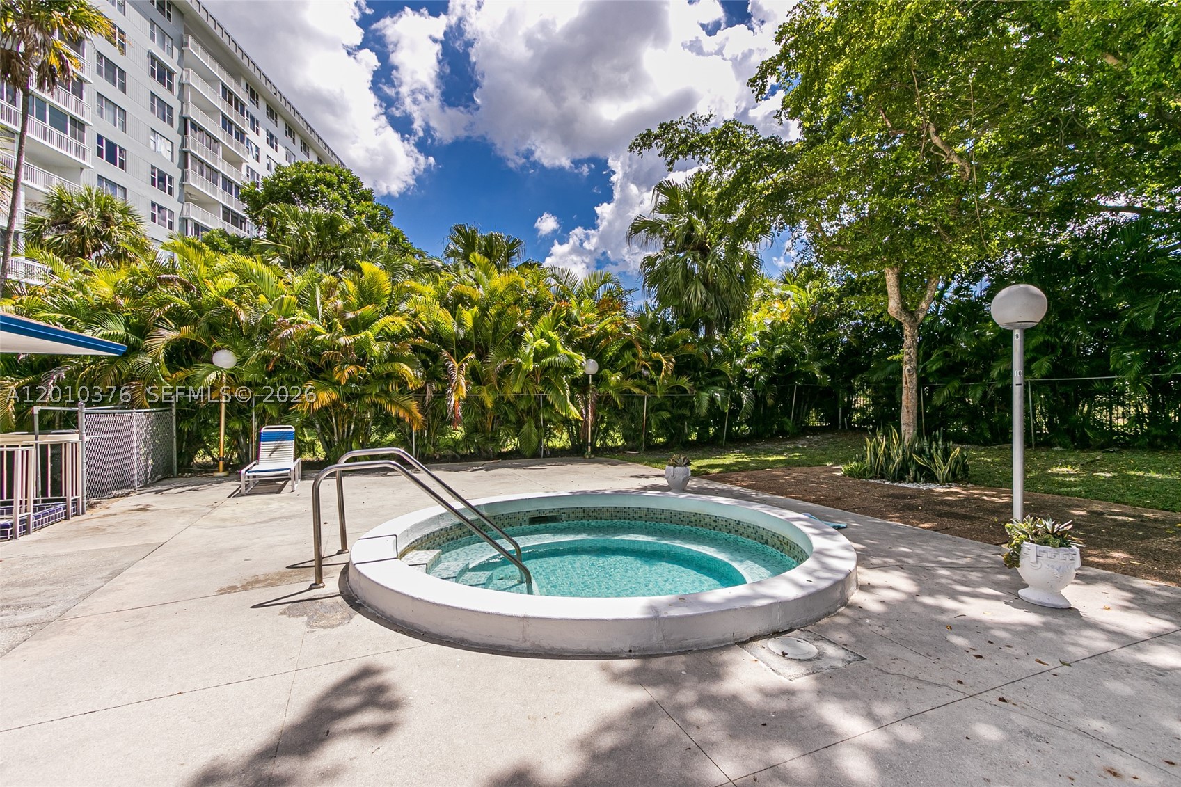HILLCREST EAST NO 25 COND - Residential