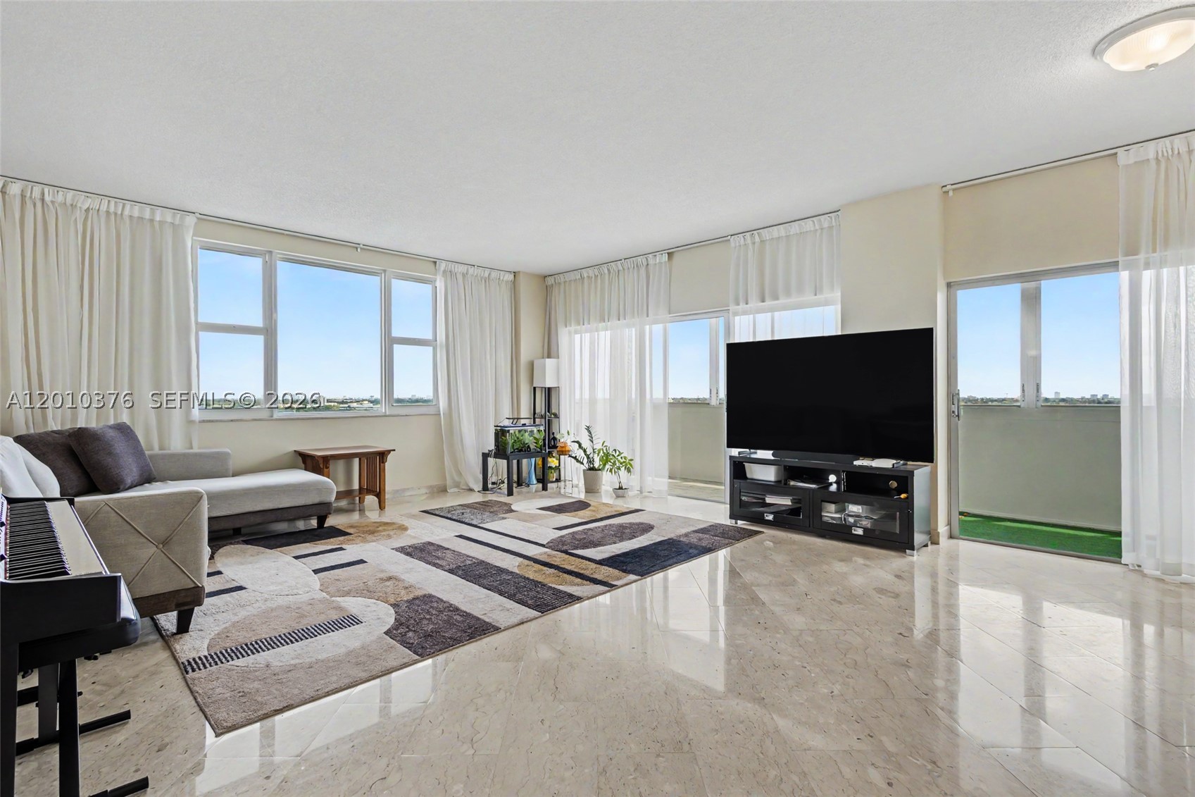 HILLCREST EAST NO 25 COND - Residential