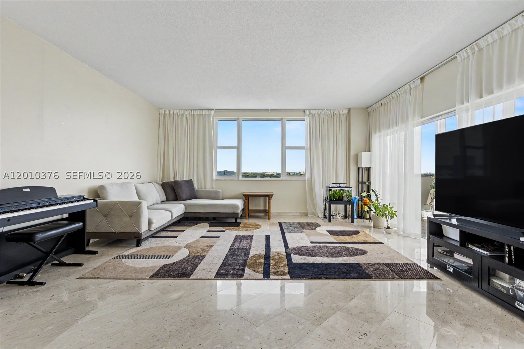 HILLCREST EAST NO 25 COND - Residential