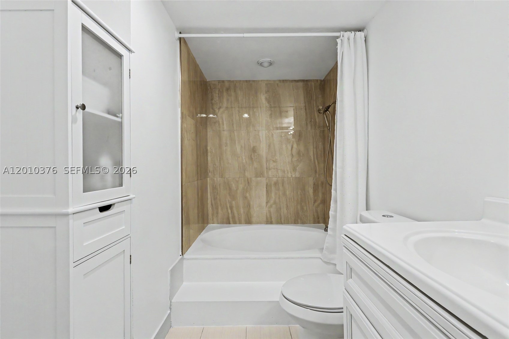 HILLCREST EAST NO 25 COND - Residential