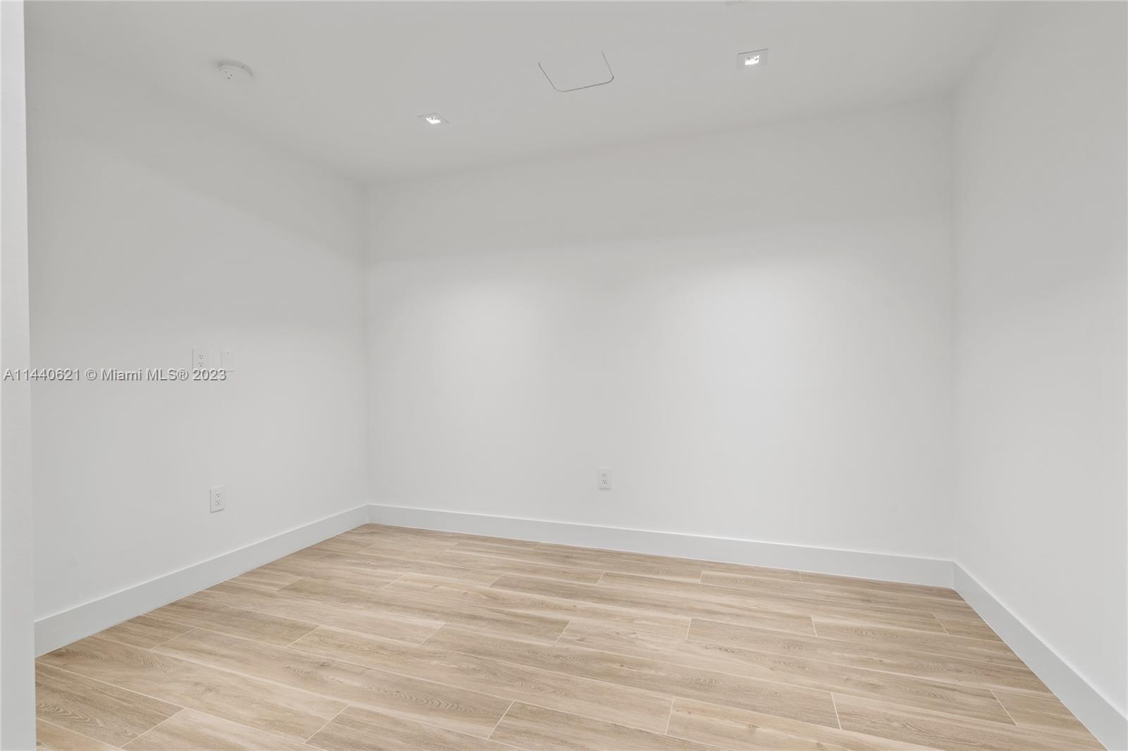 Villa Valencia - Residential Lease