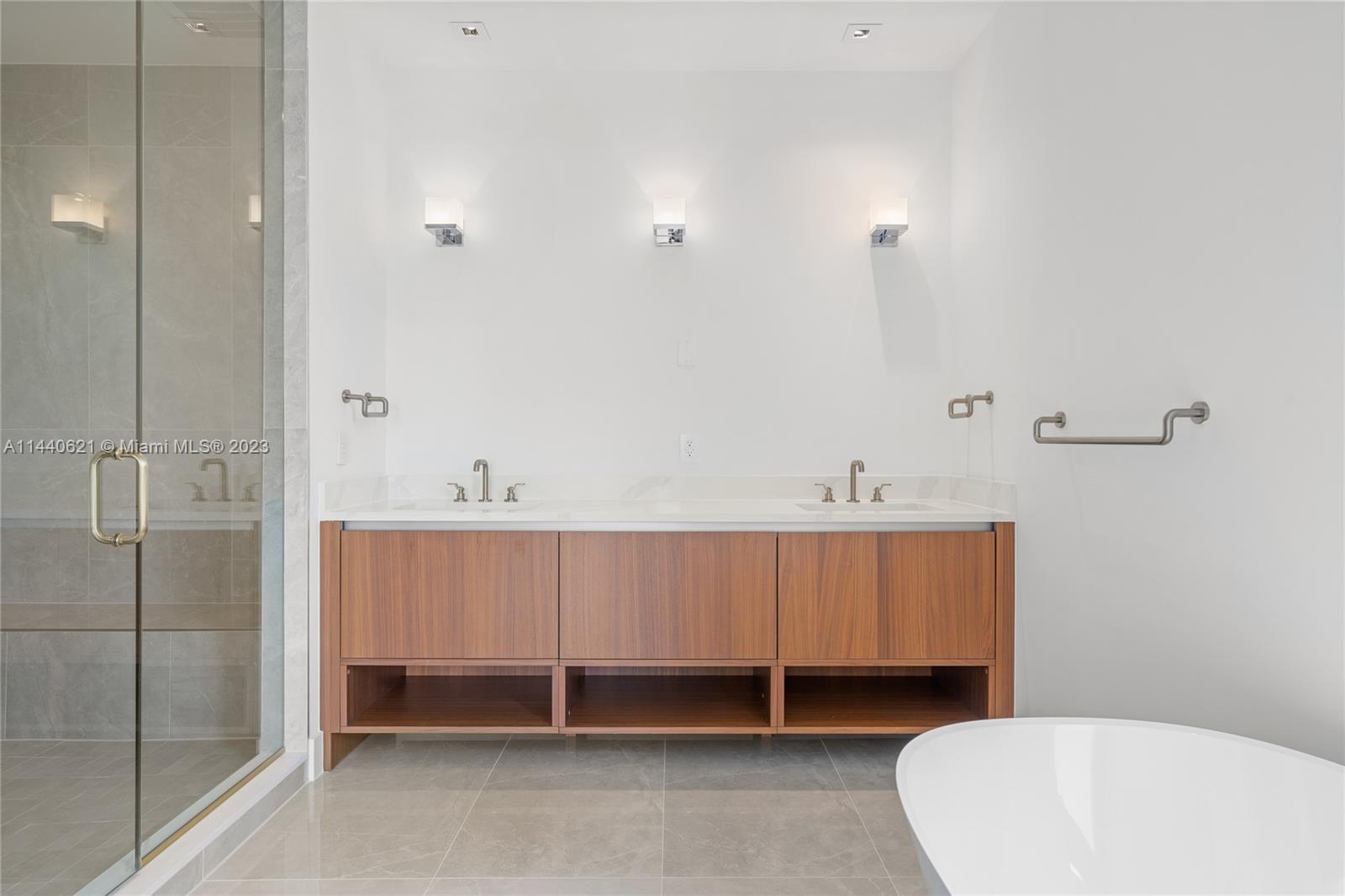 Villa Valencia - Residential Lease