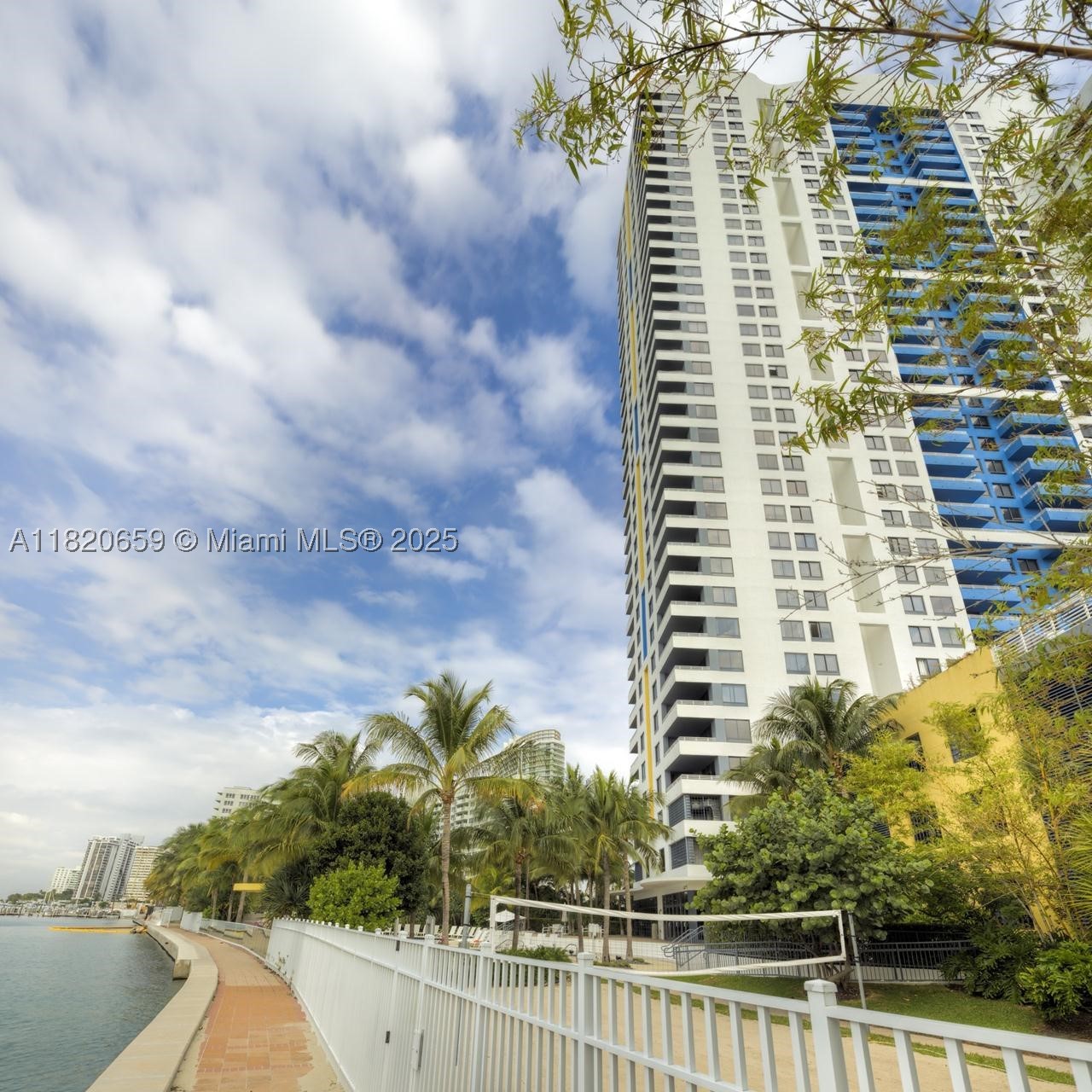 THE WAVERLY AT SOUTH BEAC - Residential