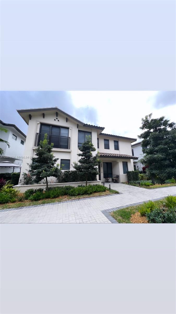 DOWNTOWN DORAL SOUTH PHAS - Residential