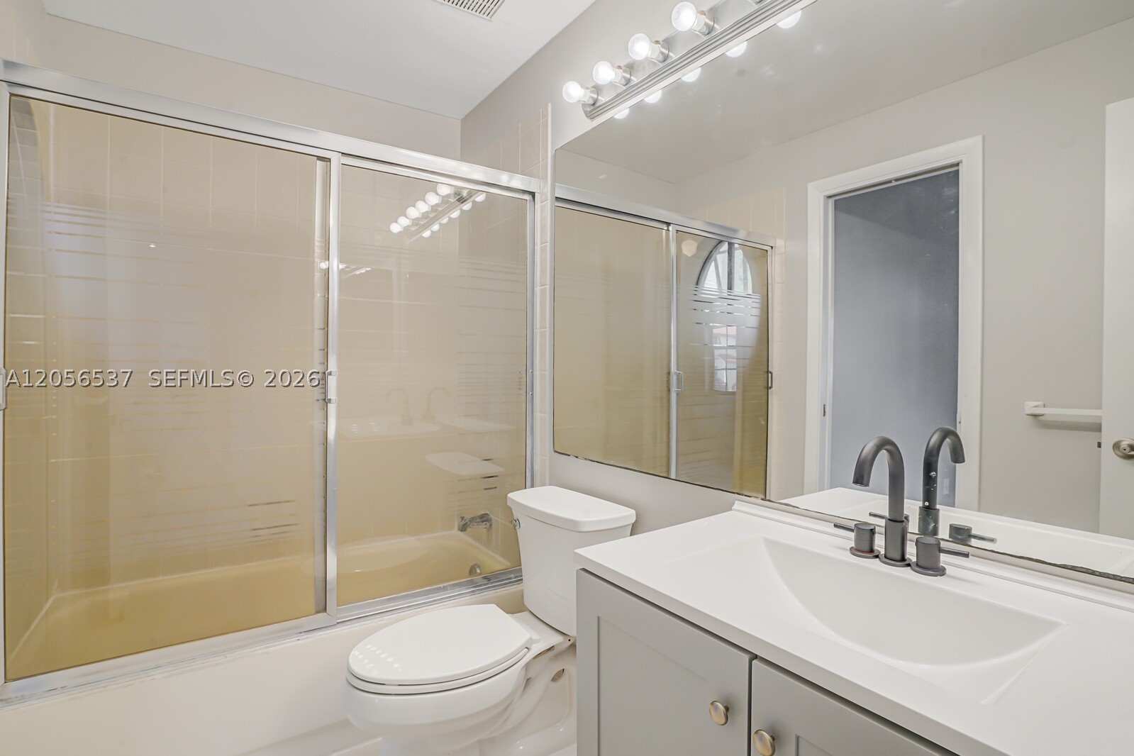 LAS VERDES CONDO - Residential Lease