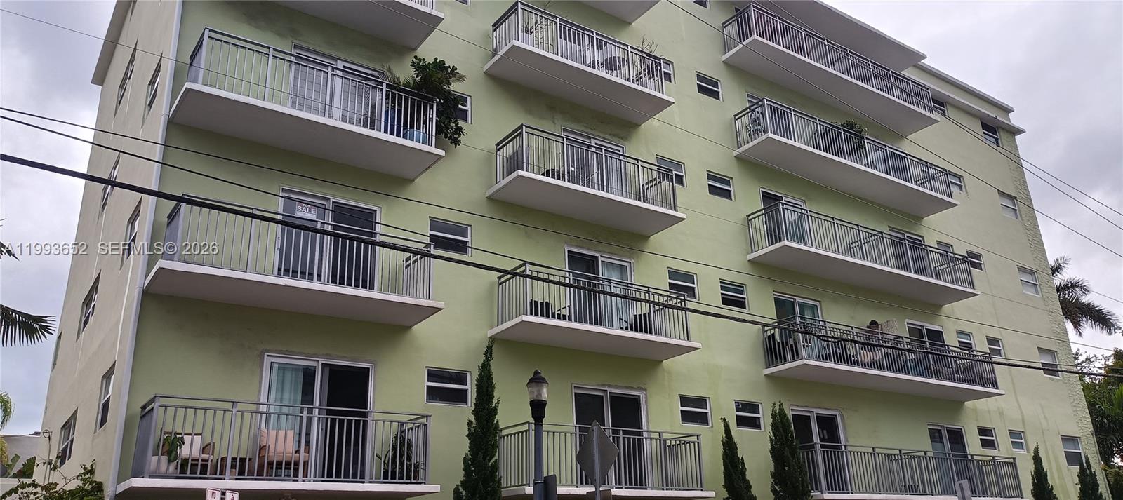 Totally remodeled  open concept condo in South of fifth with combo washer/dryer in the heart of south beach. Corner unit with private balcony overlooking the city. Two blocks from the beach and steps away from restaurants and shopping. Street parking through the City of Miami Beach. Miami Beach free trolley stop in front of the building. Small Pets under 20 lbs. One year lease only.