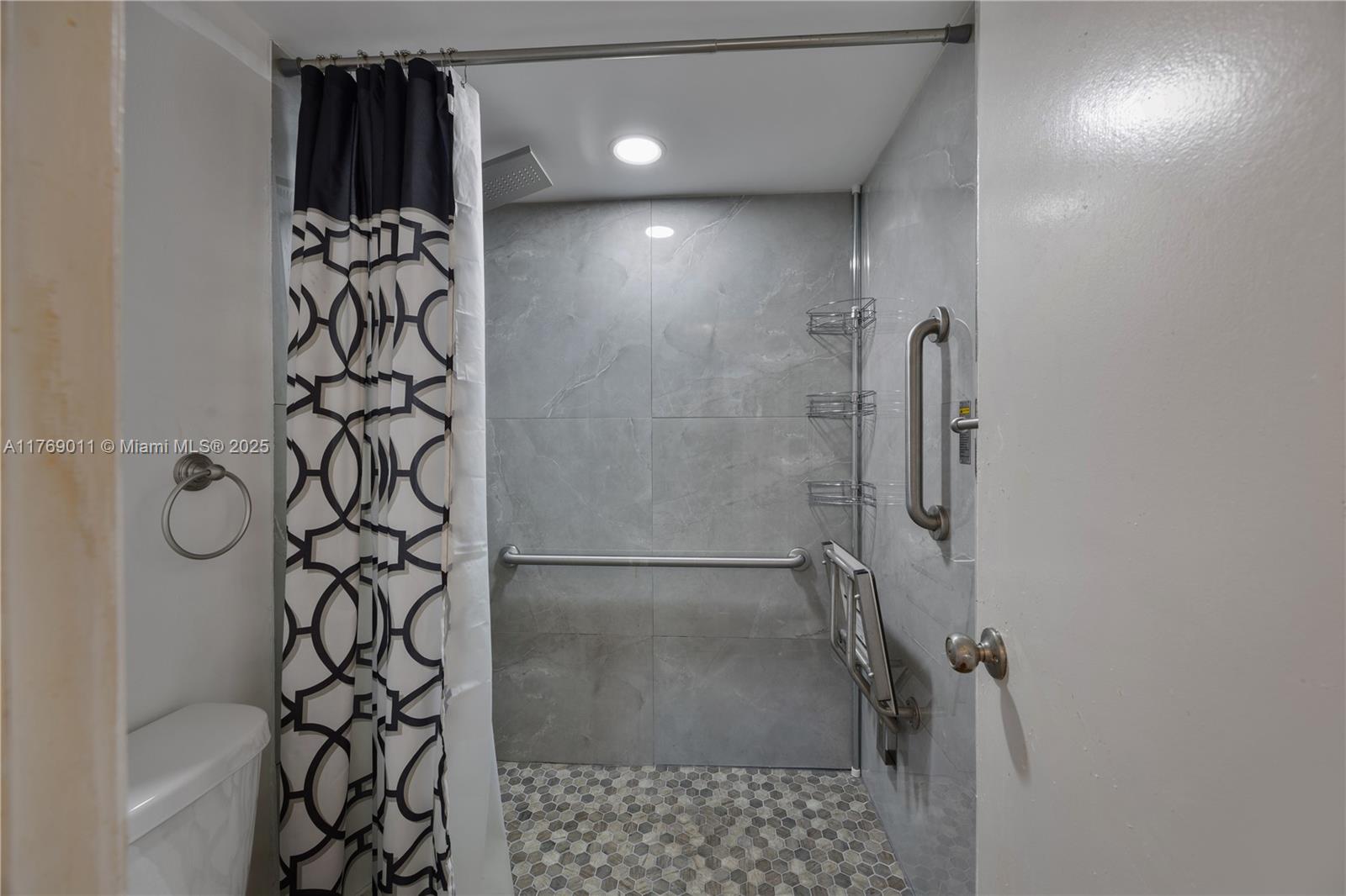MARBELLA TOWER CONDO - Residential