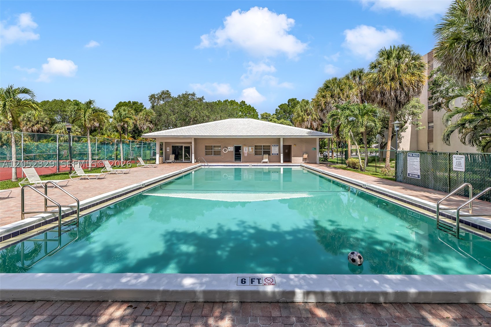 SHERWOOD SQUARE CONDOMINI - Residential