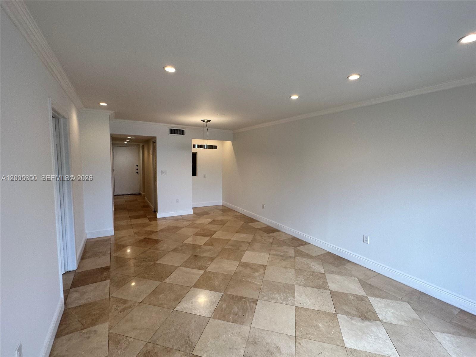 LINCOLN WEST GARDENS COND - Residential