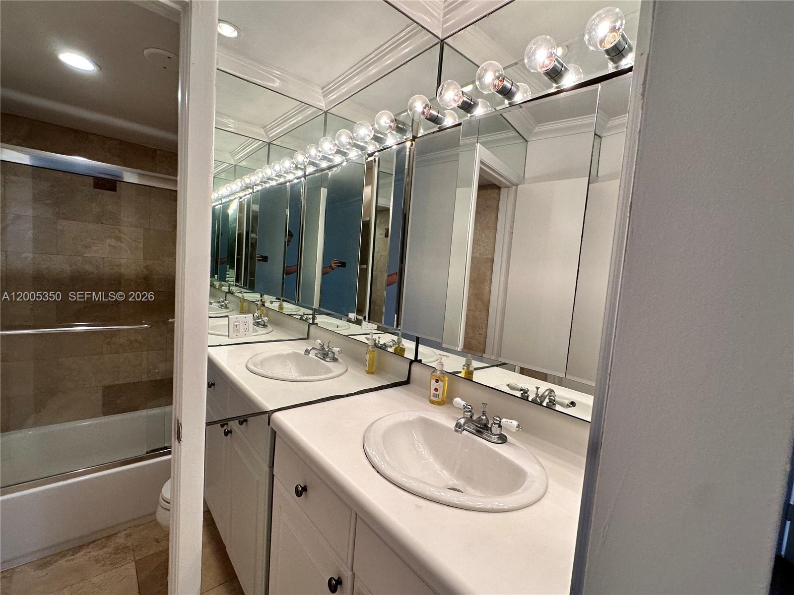 LINCOLN WEST GARDENS COND - Residential