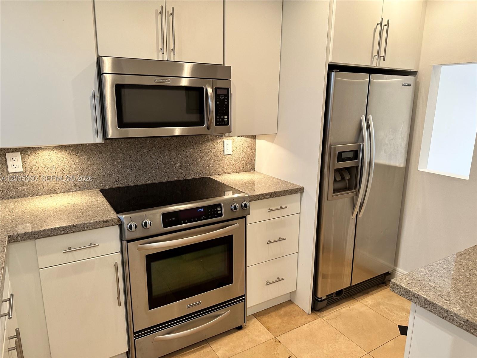 LINCOLN WEST GARDENS COND - Residential