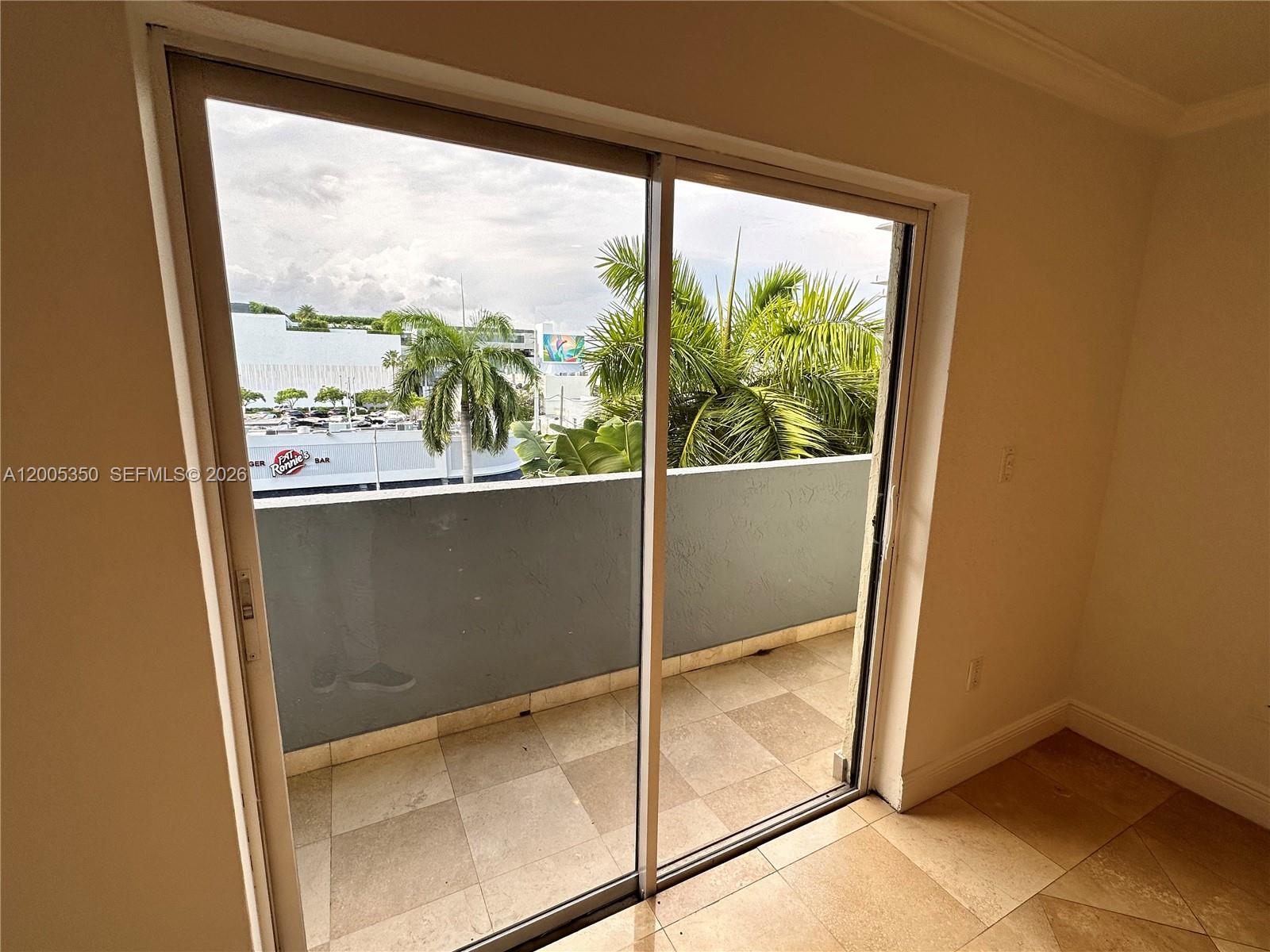LINCOLN WEST GARDENS COND - Residential