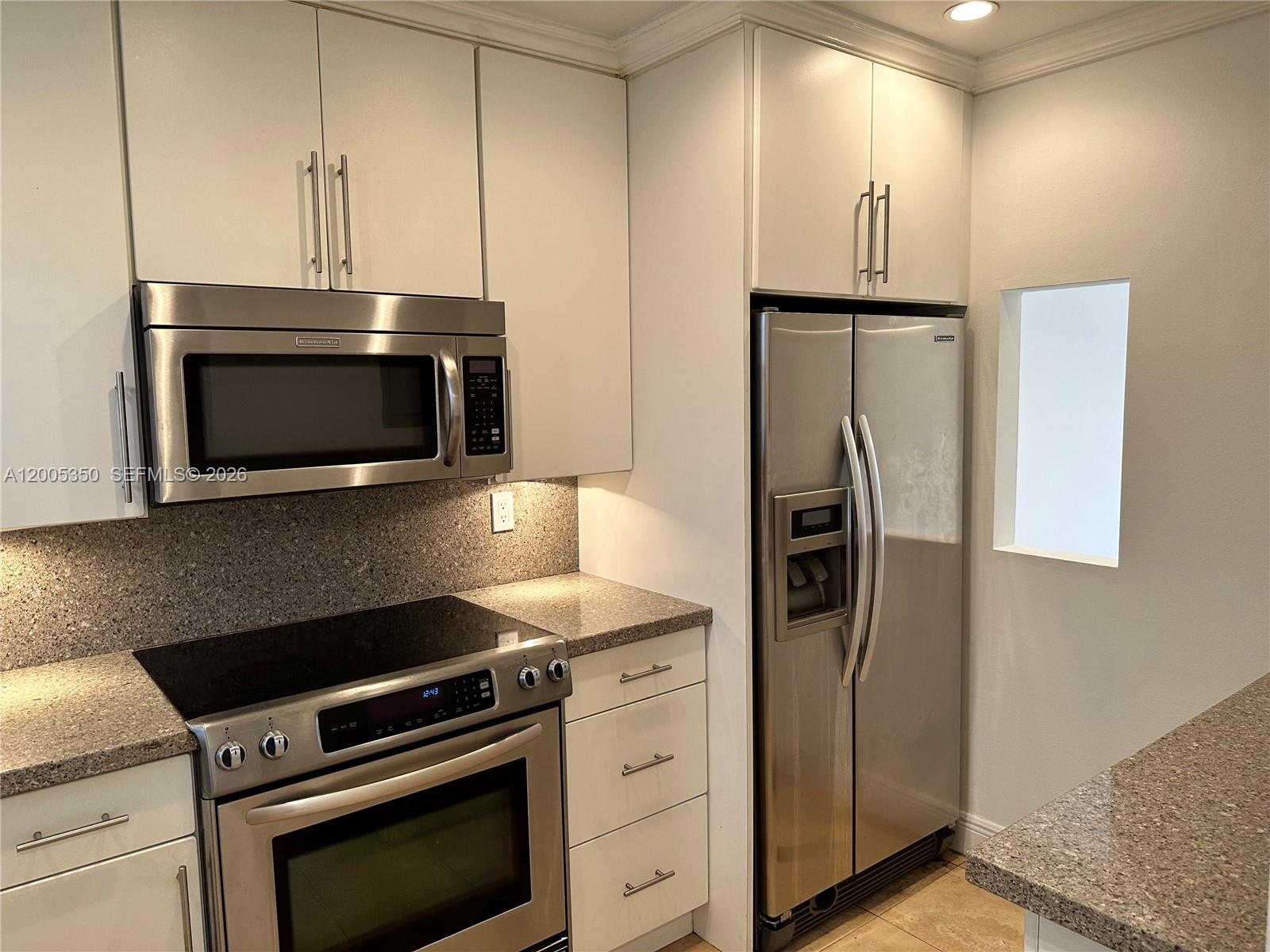 LINCOLN WEST GARDENS COND - Residential
