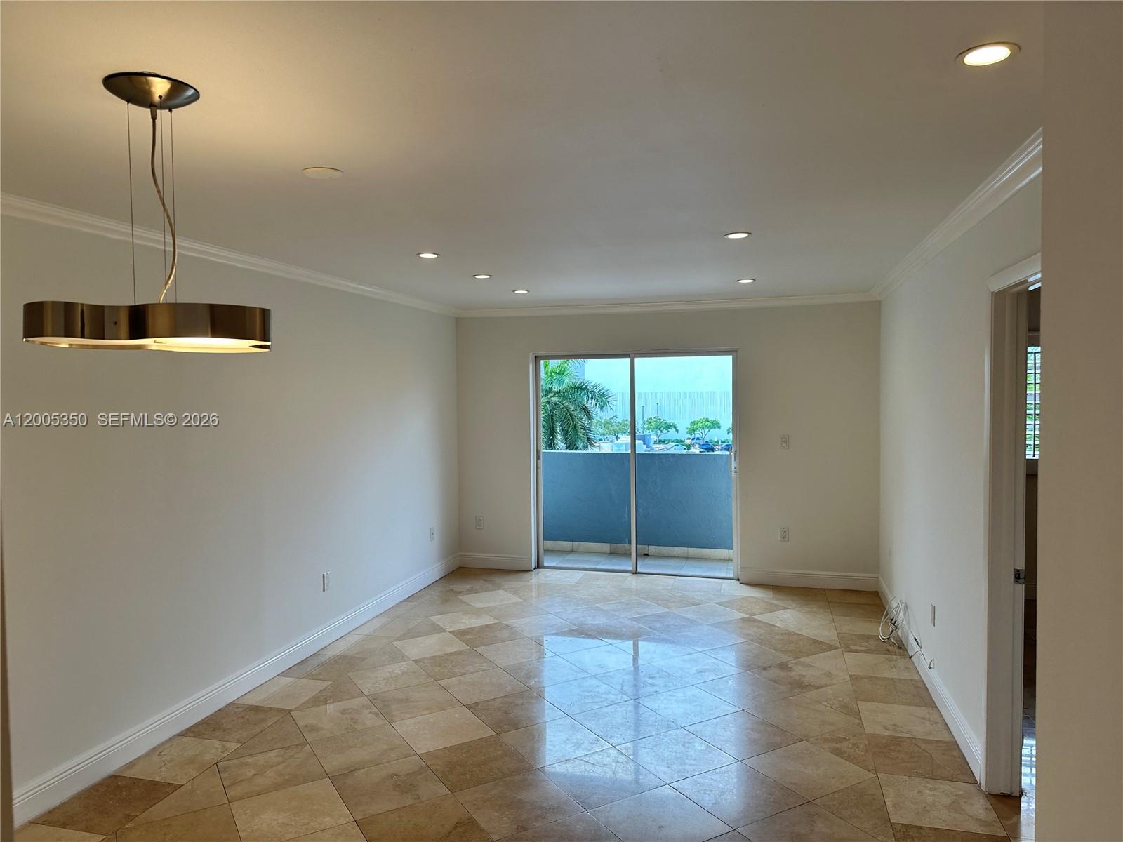 LINCOLN WEST GARDENS COND - Residential