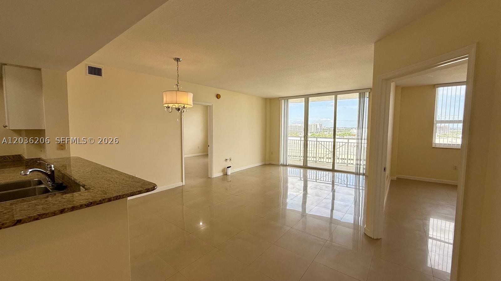 TURNBERRY ON THE GREEN CO - Residential Lease