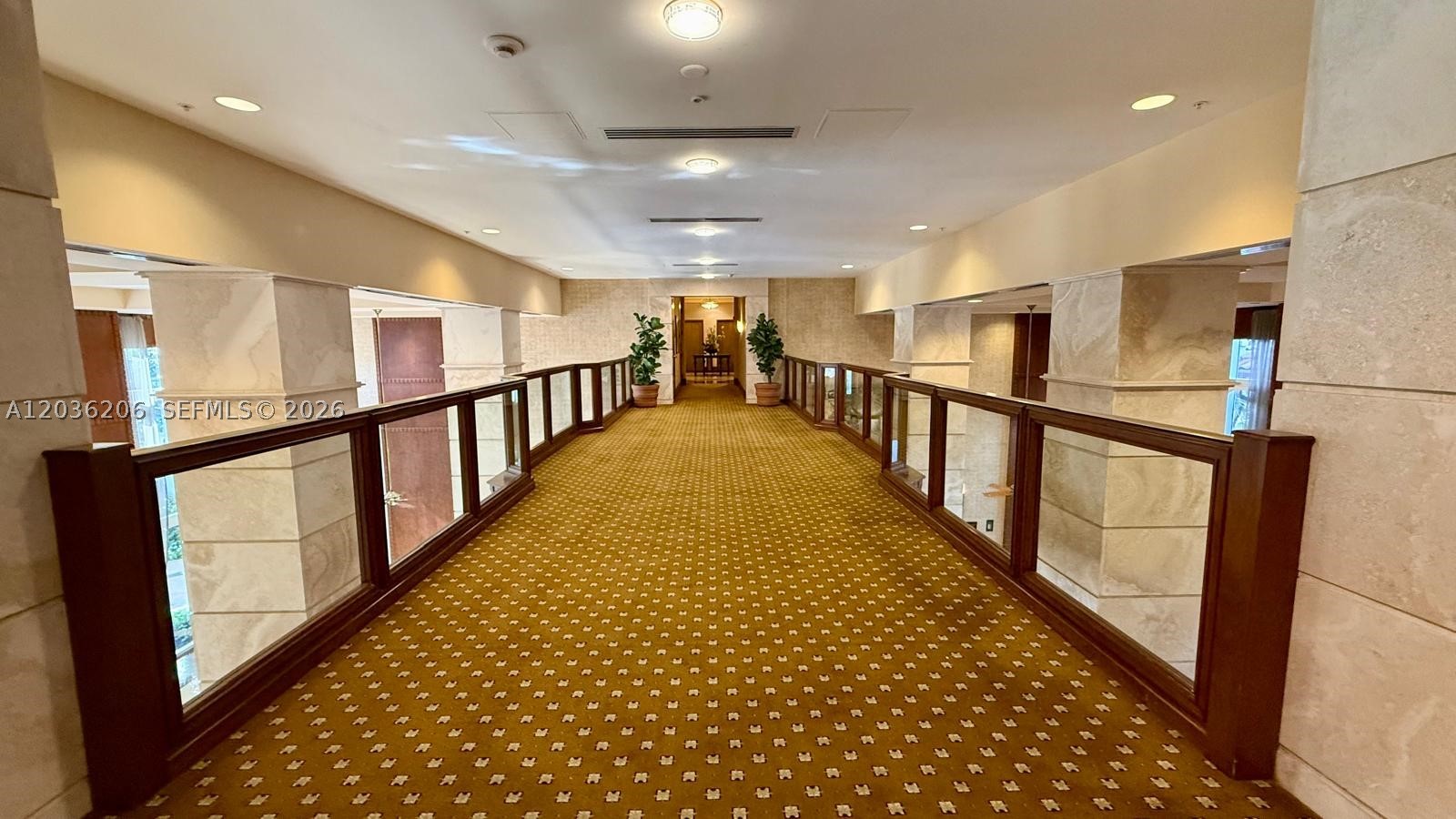 TURNBERRY ON THE GREEN CO - Residential Lease