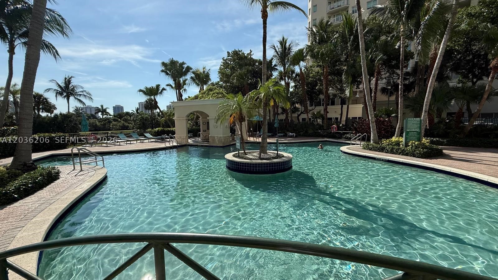 TURNBERRY ON THE GREEN CO - Residential Lease