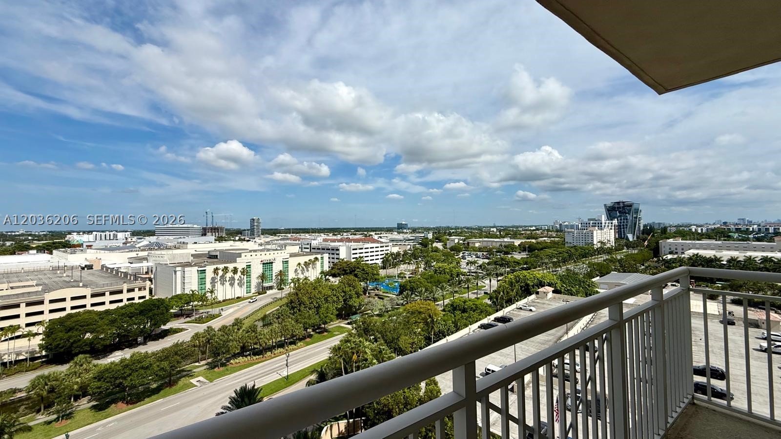 TURNBERRY ON THE GREEN CO - Residential Lease