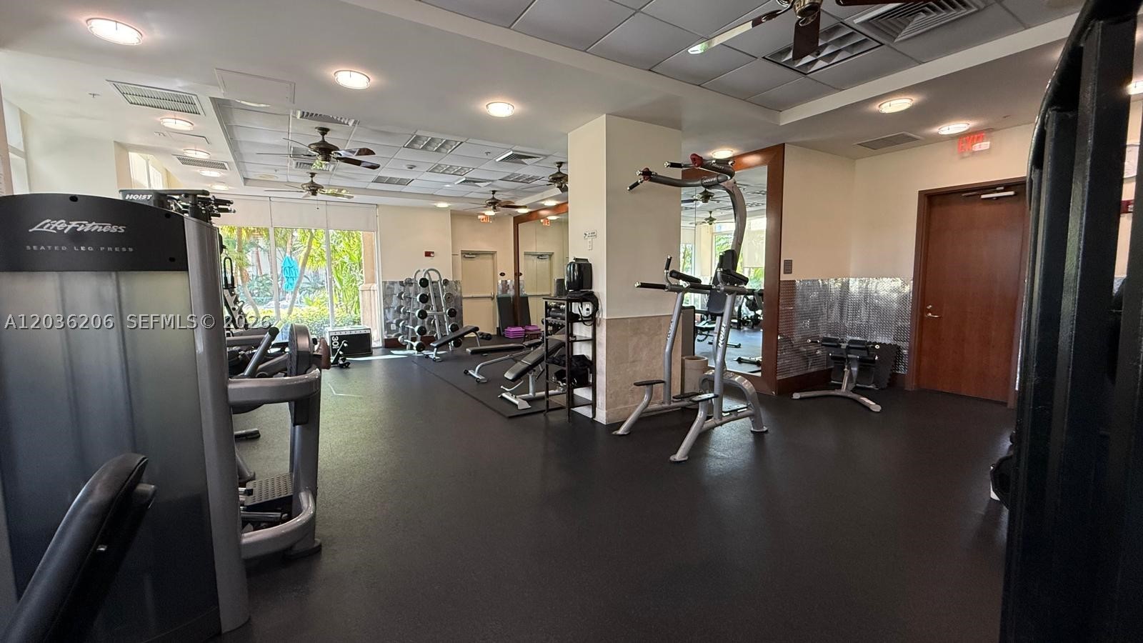TURNBERRY ON THE GREEN CO - Residential Lease